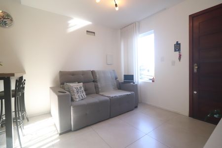 Casa de condomínio à venda com 60m², 2 quartos e 2 vagassala