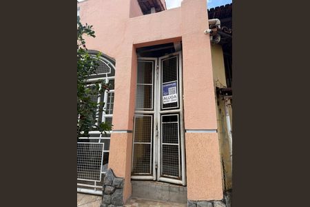 Fachada de casa para alugar com 2 quartos, 50m² em Camargos, Belo Horizonte