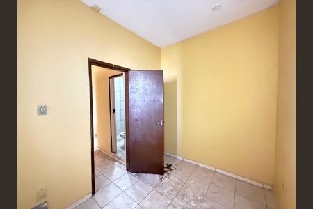 Quarto 2 de casa para alugar com 2 quartos, 50m² em Camargos, Belo Horizonte