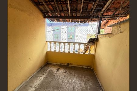Varanda da Sala de casa para alugar com 2 quartos, 50m² em Camargos, Belo Horizonte