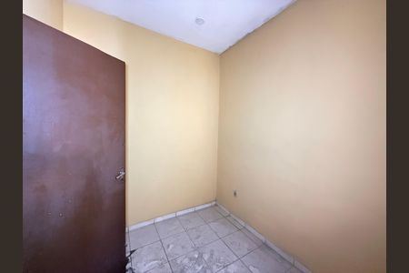 Quarto 2 de casa para alugar com 2 quartos, 50m² em Camargos, Belo Horizonte