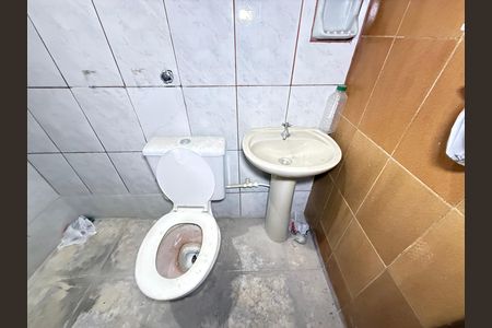 Banheiro Social de casa para alugar com 2 quartos, 50m² em Camargos, Belo Horizonte