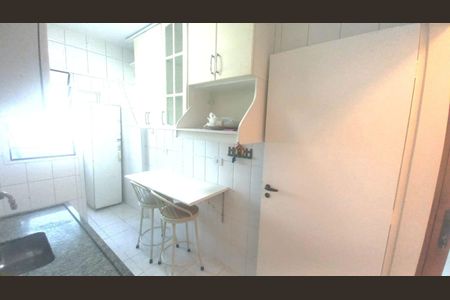 Apartamento à venda com 62m², 2 quartos e 2 vagas Apartamento à venda com 62m², 2 quartos e 2 vagasCozinha