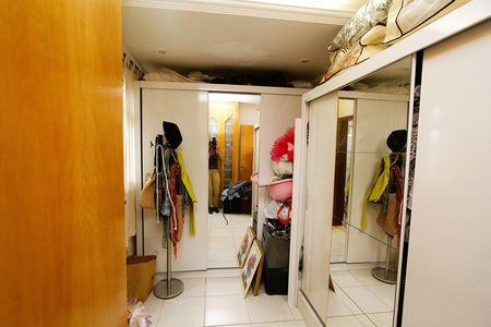 Apartamento à venda com 218m², 4 quartos e 2 vagasQuarto 4 - Suíte