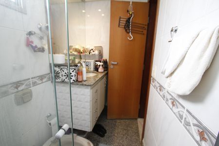 Apartamento à venda com 218m², 4 quartos e 2 vagasBanheiro do Quarto 4