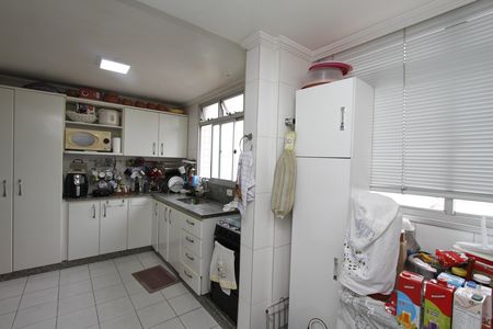 Apartamento à venda com 218m², 4 quartos e 2 vagasCozinha