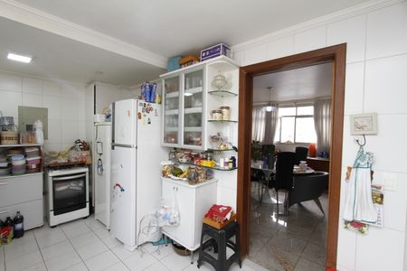 Apartamento à venda com 218m², 4 quartos e 2 vagasCozinha