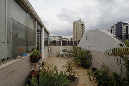 Apartamento à venda com 218m², 4 quartos e 2 vagasCobertura