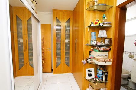 Apartamento à venda com 218m², 4 quartos e 2 vagasQuarto 4 - Suíte