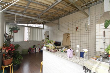 Apartamento à venda com 218m², 4 quartos e 2 vagasCobertura
