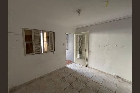 Sala de casa para alugar com 2 quartos, 130m² em Vila Robertina, São Paulo