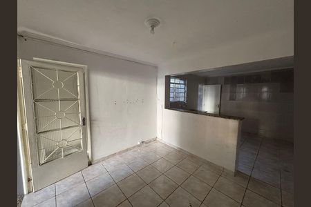 Sala de casa para alugar com 2 quartos, 130m² em Vila Robertina, São Paulo