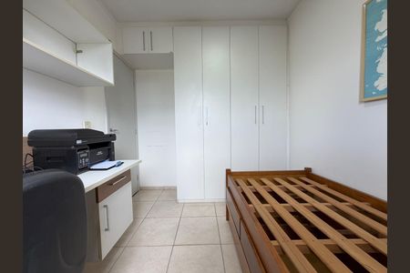 Quarto de apartamento para alugar com 2 quartos, 47m² em Camargos, Belo Horizonte