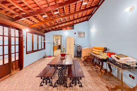 Casa à venda com 150m², 2 quartos e 3 vagas Casa à venda com 150m², 2 quartos e 3 vagasÁrea Externa - Churrasqueira