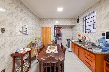 Casa à venda com 150m², 2 quartos e 3 vagas Casa à venda com 150m², 2 quartos e 3 vagasCozinha