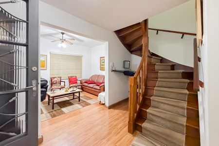 Casa à venda com 150m², 2 quartos e 3 vagas Casa à venda com 150m², 2 quartos e 3 vagasSala