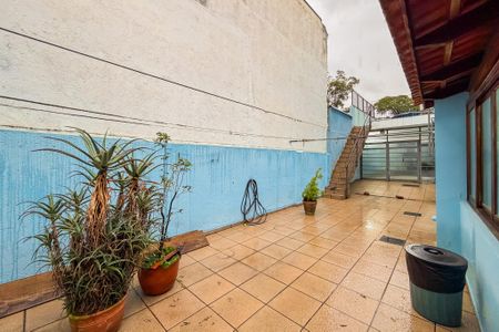 Casa à venda com 150m², 2 quartos e 3 vagas Casa à venda com 150m², 2 quartos e 3 vagasQuintal