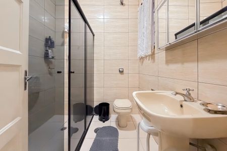 Casa à venda com 150m², 2 quartos e 3 vagas Casa à venda com 150m², 2 quartos e 3 vagasBanheiro Piso Superior