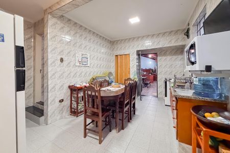 Casa à venda com 150m², 2 quartos e 3 vagas Casa à venda com 150m², 2 quartos e 3 vagasCozinha