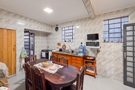 Casa à venda com 150m², 2 quartos e 3 vagas Casa à venda com 150m², 2 quartos e 3 vagasCozinha