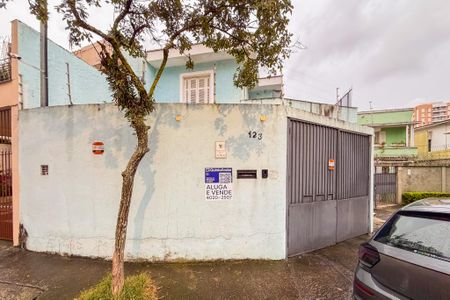 Casa à venda com 150m², 2 quartos e 3 vagas Casa à venda com 150m², 2 quartos e 3 vagasFachada + Plaquinha