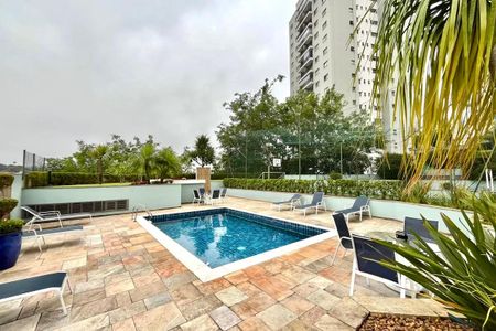 Apartamento à venda com 61m², 2 quartos e 2 vagas Apartamento à venda com 61m², 2 quartos e 2 vagasÁrea comum - Piscina