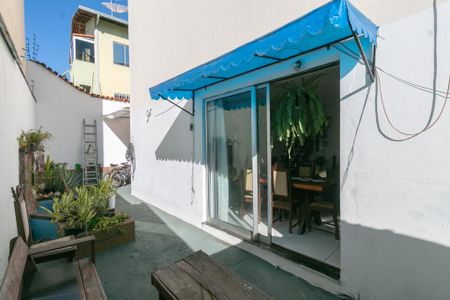 Casa de condomínio à venda com 202m², 3 quartos e 1 vaga