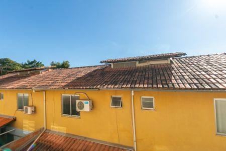 Casa de condomínio à venda com 202m², 3 quartos e 1 vaga