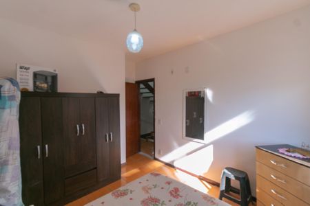 Casa de condomínio à venda com 202m², 3 quartos e 1 vaga