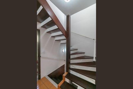 Casa de condomínio à venda com 202m², 3 quartos e 1 vaga