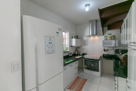 Casa de condomínio à venda com 202m², 3 quartos e 1 vaga