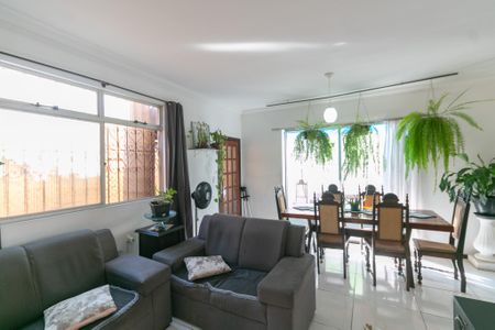 Casa de condomínio à venda com 202m², 3 quartos e 1 vaga