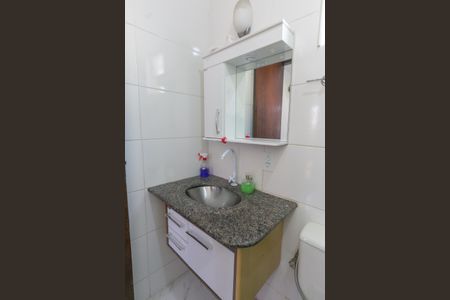 Casa de condomínio à venda com 202m², 3 quartos e 1 vaga