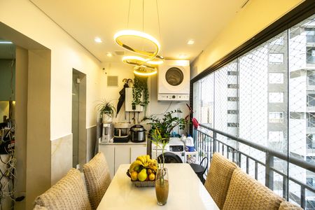 Apartamento à venda com 66m², 3 quartos e 1 vaga Apartamento à venda com 66m², 3 quartos e 1 vagaVaranda
