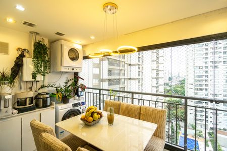 Apartamento à venda com 66m², 3 quartos e 1 vaga Apartamento à venda com 66m², 3 quartos e 1 vagaVaranda