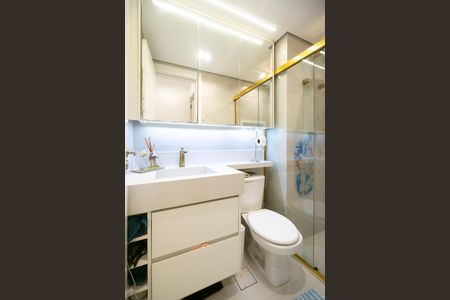 Apartamento à venda com 66m², 3 quartos e 1 vaga Apartamento à venda com 66m², 3 quartos e 1 vagaBanheiro da suíte