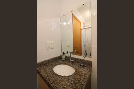 Apartamento à venda com 70m², 2 quartos e 1 vagaBanheiro Social