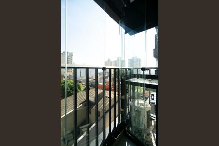 Studio para alugar com 32m², 1 quarto e 1 vaga Studio para alugar com 32m², 1 quarto e 1 vagaVaranda