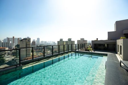 Studio para alugar com 32m², 1 quarto e 1 vaga Studio para alugar com 32m², 1 quarto e 1 vagaPiscina