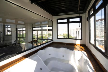 Studio para alugar com 32m², 1 quarto e 1 vaga Studio para alugar com 32m², 1 quarto e 1 vagaHidro