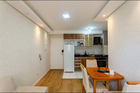 Apartamento para alugar com 37m², 2 quartos e 1 vaga Apartamento para alugar com 37m², 2 quartos e 1 vagaSala