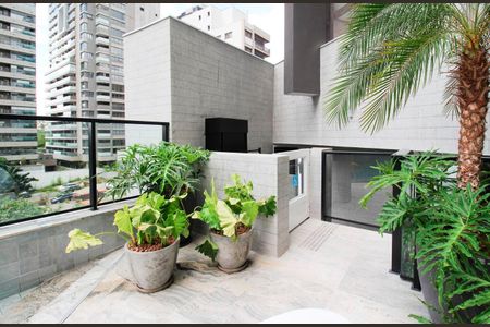 Studio à venda com 31m², 1 quarto e sem vaga Studio à venda com 31m², 1 quarto e sem vagaÁrea comum - Piscina
