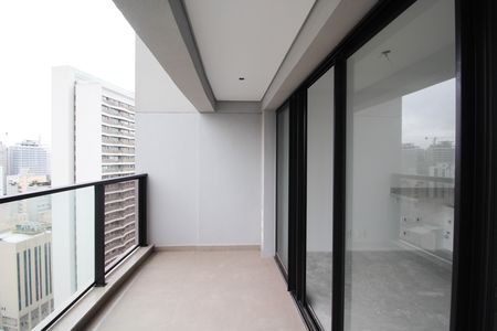 Varanda de kitnet/studio à venda com 1 quarto, 31m² em Indianópolis, São Paulo