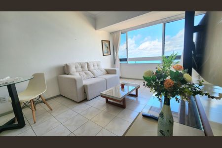 Sala  de apartamento para alugar com 2 quartos, 53m² em Barra, Salvador