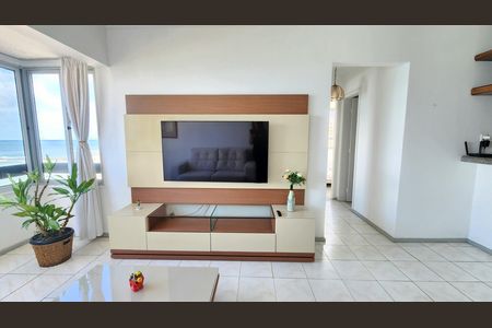 Sala  de apartamento para alugar com 2 quartos, 53m² em Barra, Salvador
