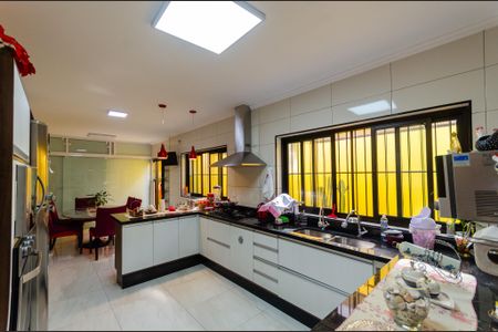 Casa à venda com 200m², 4 quartos e 4 vagasCozinha