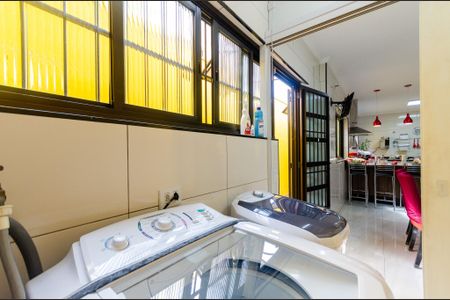 Casa à venda com 200m², 4 quartos e 4 vagasÁrea de Serviço