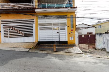 Casa à venda com 200m², 4 quartos e 4 vagasFachada