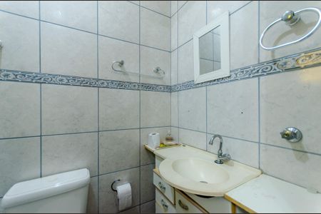 Casa à venda com 200m², 4 quartos e 4 vagasBanheiro de serviço 2