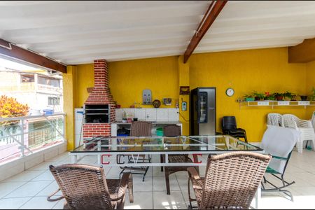 Casa à venda com 200m², 4 quartos e 4 vagasChurrasqueira